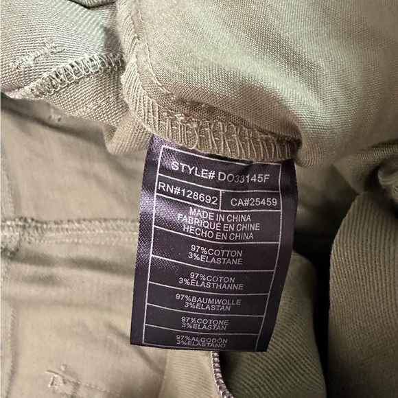 NWT STEVE MADDEN Mid Rise Cargo Pants Jeans Wide Leg Burnt Olive DO33145F Sz XL - Picture 14 of 16